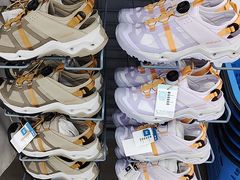 -迪卡侬(观山店)