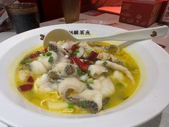 -渝是乎酸菜鱼(龙旗购物中心店)