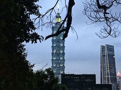 -诚品(信义店)
