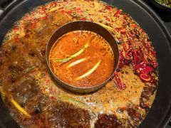 -沸炉重庆老火锅(军事博物馆店)
