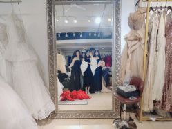 -月月婚纱礼服仓储店(王府井店)