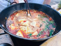 -黄利砖万峰林布依特色酸笋牛肉馆