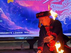 -三亚火车头万人海鲜广场