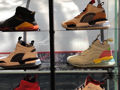 -Air Jordan(世贸天阶店)