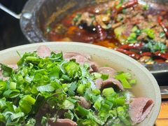 -大众跷脚牛肉馆·非遗传承单位(峨眉山店)