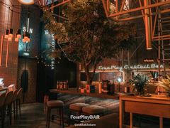 -FOUR PLAY BAR