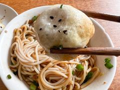 生煎-老字号眼镜子煎包汤包店