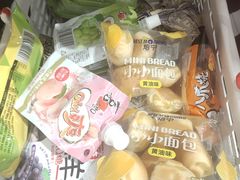 -赵一鸣零食(南京上元大街店)