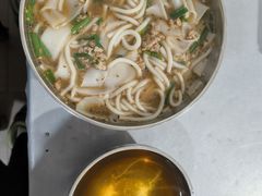 -正宗杨记普洱酸醋米线(总店)