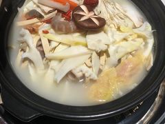 -三人行骨头王火锅(长寿店)
