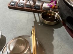 -围炉肉舍•炭烤活鳗•丹东海鲜烤肉(步行街店)