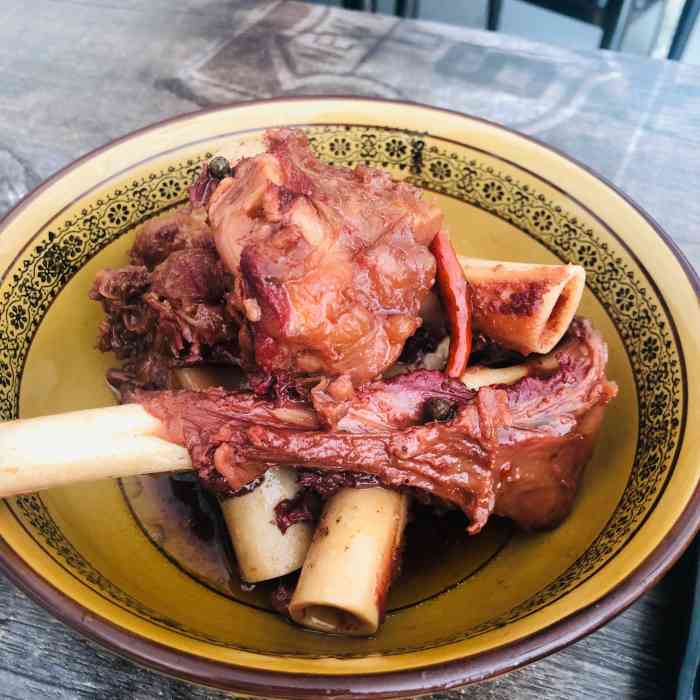 钱氏羊棒骨(长春总店)-"他家的羊棒骨有点鸡肋的感觉,主要是上面的.