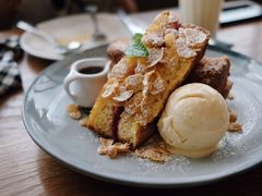 -ROAST coffee & eatery
