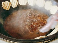 -三江鱼东北特色铁锅炖(骆驼店)