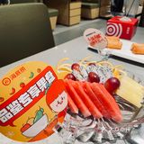 天冷了，一起来海底捞洗筷子吧！