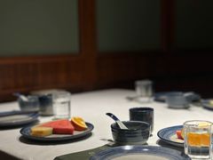 -八府香鸭·啫啫煲(华山路店)