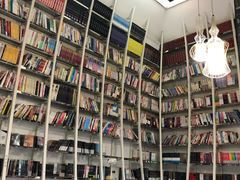 -钟书阁(松江泰晤士小镇店)