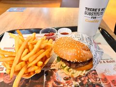 -The Habit Burger Grill 哈比特汉堡(复兴soho店)