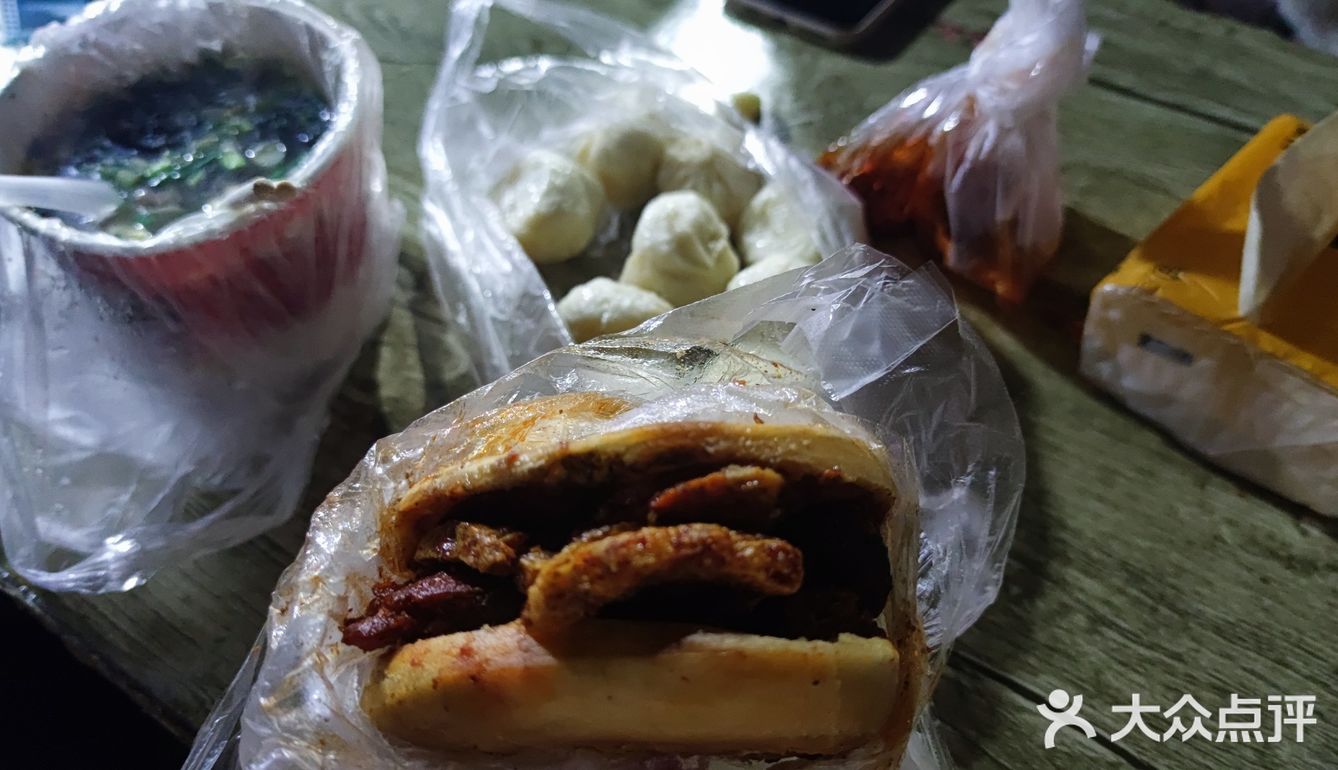 没想到西安随便一个酒店门口的小摊位都那么好吃