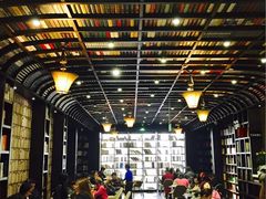 -钟书阁(松江泰晤士小镇店)