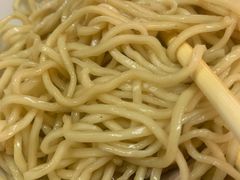 -松树干拌面店