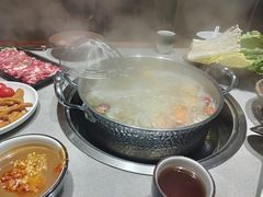 -四点金粥底火锅(沂州里店)