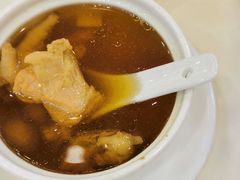 无花果炖猪展汤-渔意楼·驰名沙田乳鸽(五羊旗舰店)