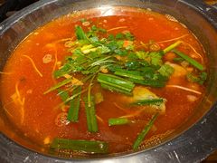 -野山舂·贵州现舂酸汤火锅(鸿通城店)