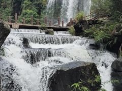 景点-黄满寨瀑布