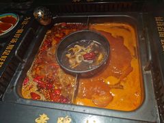 -老牌坊云南鱼豆花火锅(哈西万达店)
