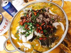 水煮鱼拼牛肉-胖胖板凳面