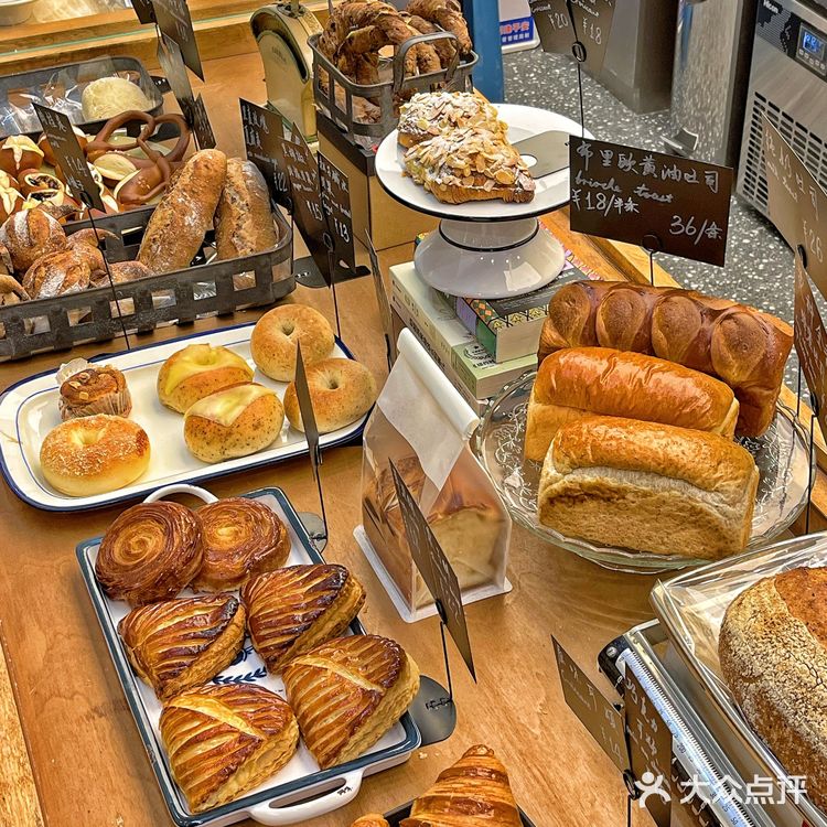 太卷了！杭州天天开面包店这谁受的了啊！