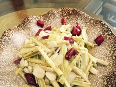 -石磨豆花家常菜·牦牛排土火锅