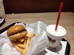-The Habit Burger Grill 哈比特汉堡(爱琴海店)