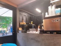 -CowCow其其·牛杂咖啡公司(六运店)