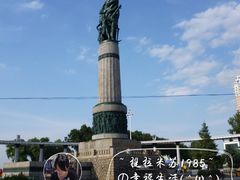 -人民防洪胜利纪念塔