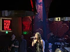 -FOUR PLAY BAR