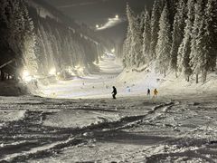 -丝绸之路山地度假区滑雪场