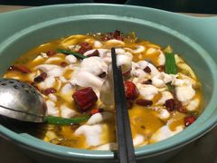 老坛酸菜鱼-周渝食惦·酸菜鱼精致川菜(横岗店)