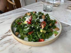 牛油果羽衣甘蓝沙拉-The Rug Cafe(王府中环店)