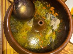 建水汽锅鸡小份-麦麦山云南菜(复地活力城店)