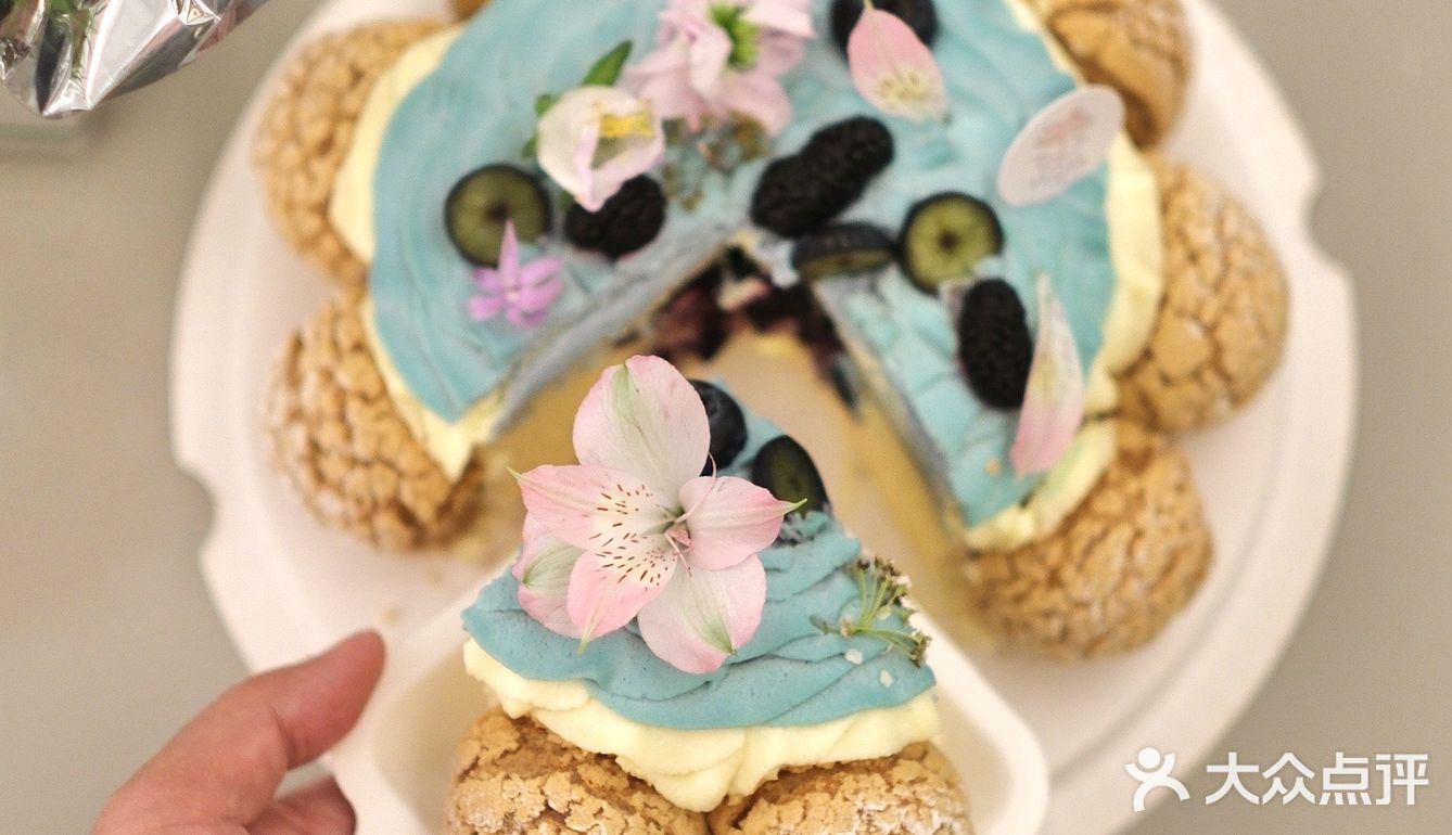 清晨花园里际遇精灵，许愿好吃的仙仙Cake😋