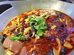 -川流不息·地道川菜·小龙虾(新松江路店)
