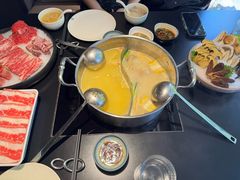 -鲜入唯煮·港式海鲜牛肉火锅(金宝街店)