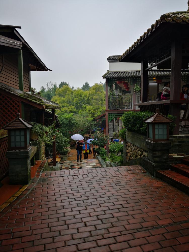 博雅山房(太平镇店)-"去的时候下雨,一路环境很好,到了之后感觉.