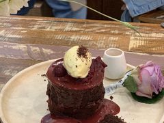 黑森林蛋糕-FLOVIE FLORIST CAFE