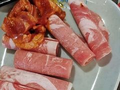-金滏山烤肉·海鲜·火锅自助餐厅(襄阳万达店)