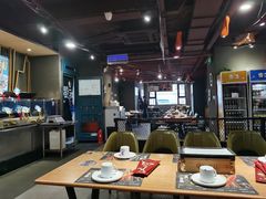 大堂-喝丢一只鞋海鲜烧烤·海肠捞饭(东关街店)