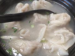 鲜肉小馄饨-王家沙点心店(西康路店)