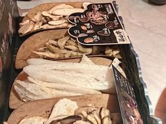 -芸山季·云南野生菌火锅(人民广场来福士店)
